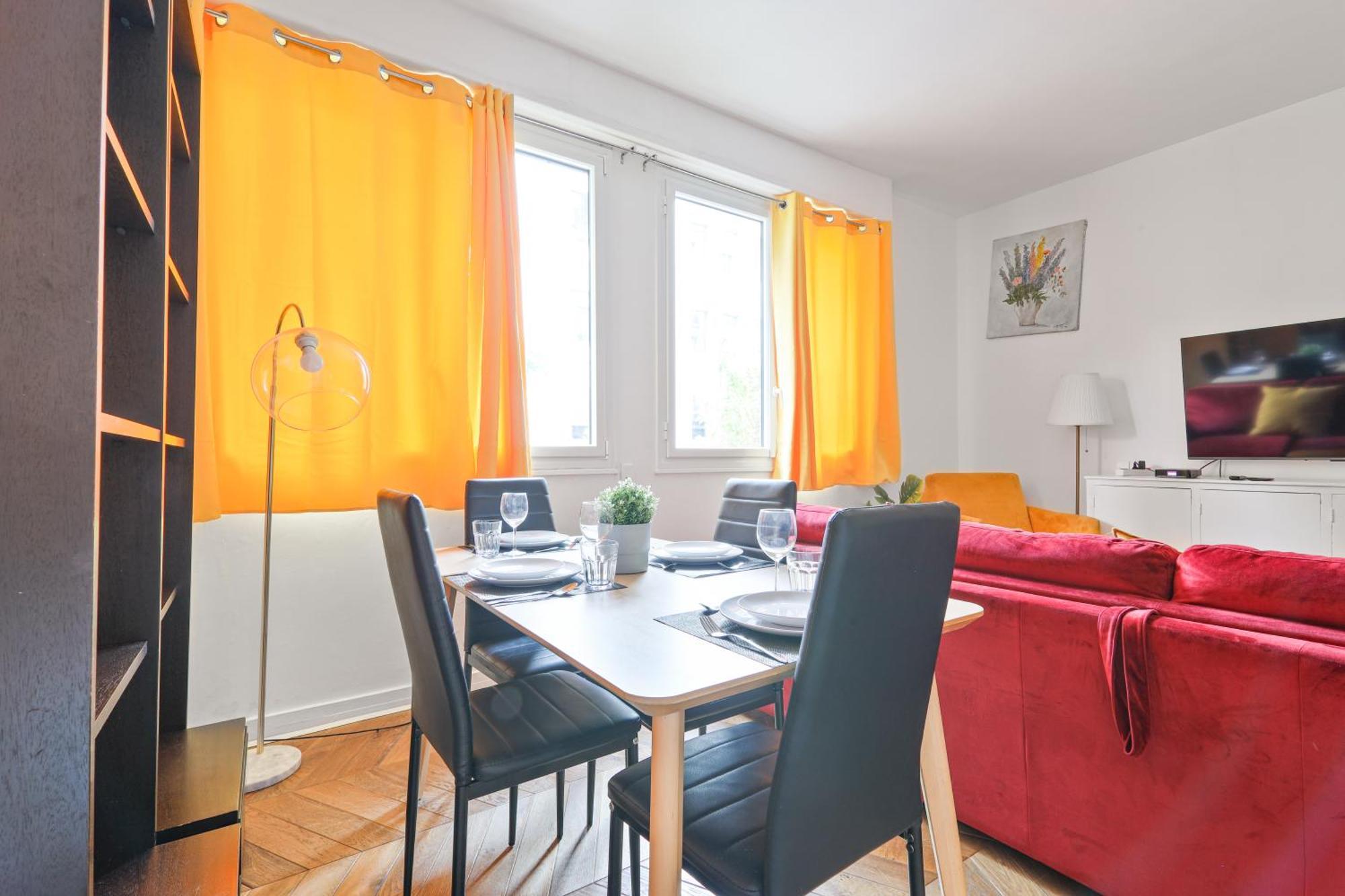 Heart Of Paris-studio-hotel Des Invalides Netflix Parigi